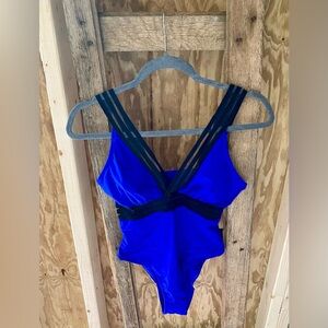 🏖️Calanta One Piece Plunge Neck Swimsuit🏖️ NEW